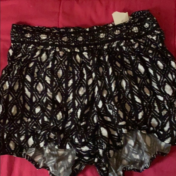 Shorts - Picture 5 of 5